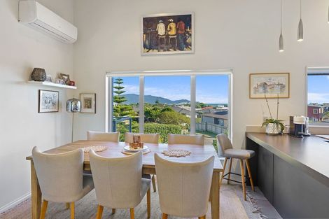 Photo of property in 11 Pharazyn Avenue, Waikanae Beach, Waikanae, 5036