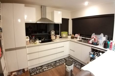 Photo of property in 2/67 Aviemore Drive, Highland Park, Auckland, 2010