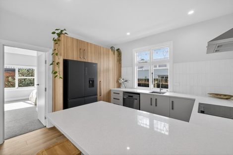 Photo of property in 13 Kowhai Terrace, Saint Martins, Christchurch, 8022