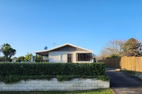 Photo of property in 19 Kaweka Place, Havelock North, 4130