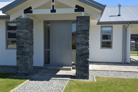 Photo of property in 4 Avalanche Place, Wanaka, 9305