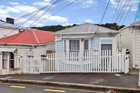 Photo of property in 19 Hanson Street, Mount Cook, Wellington, 6021