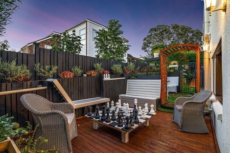Photo of property in 1/36 Seaview Road, Castor Bay, Auckland, 0620