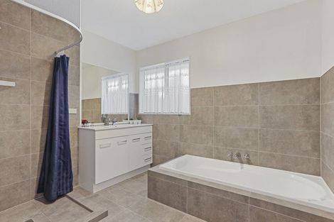 Photo of property in 47 Hewitts Road, Woodend, 7610