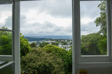 Photo of property in 1b Apuka Street, Brooklyn, Wellington, 6021