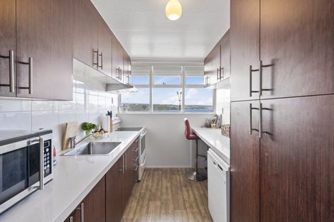 Photo of property in Gateway Apartments, 19 Maida Vale Road, Roseneath, Wellington, 6011