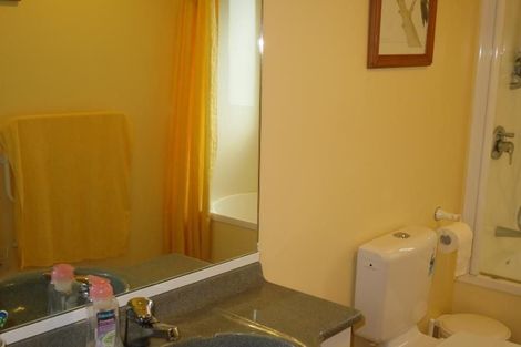 Photo of property in 12 Domett Street, Newlands, Wellington, 6037