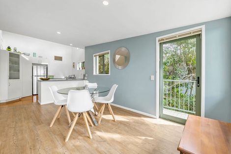 Photo of property in 11 Opou Road, Titirangi, Auckland, 0604