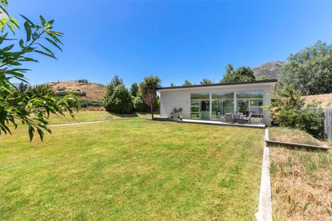 Photo of property in 10 Widgeon Place, Lake Hayes, Queenstown, 9304