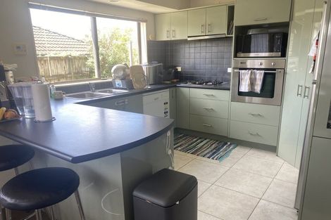 Photo of property in 5 William Woods Court, Flat Bush, Auckland, 2016