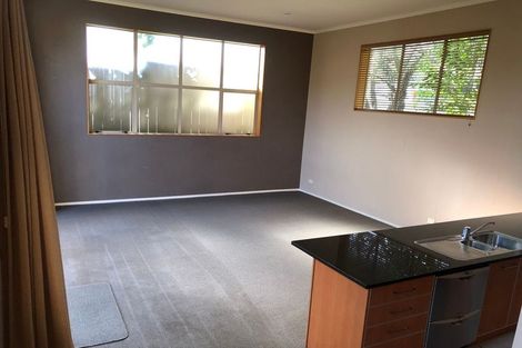 Photo of property in 98 Cyril French Drive, Flat Bush, Auckland, 2016