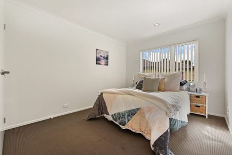 Photo of property in 58 Blanes Road, Weymouth, Auckland, 2103