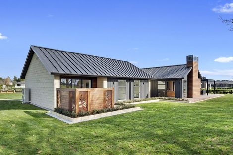 Photo of property in 9 South Oaks Close, Pukemoremore, Cambridge, 3493