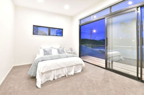 Photo of property in 1043 Whangaparaoa Road, Tindalls Beach, Whangaparaoa, 0930