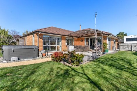 Photo of property in 3 Tararua Crescent, Carterton, 5713
