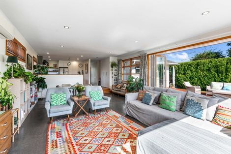 Photo of property in 36 Totara Road, Te Atatu Peninsula, Auckland, 0610