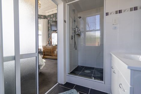 Photo of property in 160 Marine Parade, Bluff, 9814