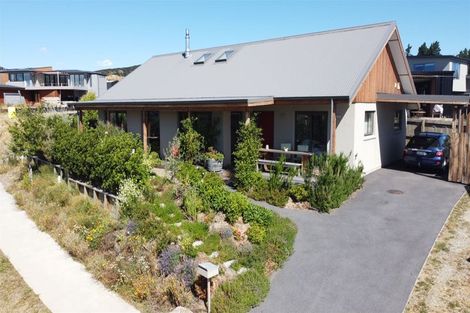 Photo of property in 25 The Heights Avenue, Wanaka, 9305