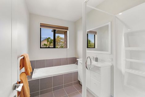 Photo of property in 18 Sandalwood Place, Waimairi Beach, Christchurch, 8083