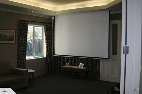 Photo of property in 1 Holly Place, Rangiora, 7400