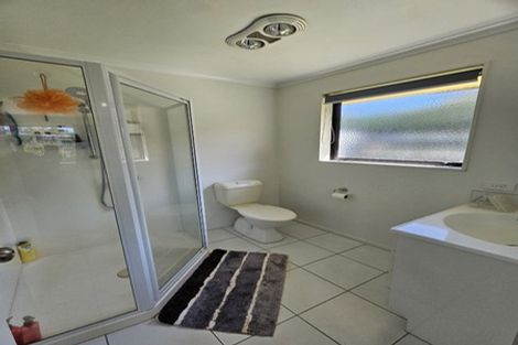 Photo of property in 68 Farnborough Drive, Grandview Heights, Hamilton, 3200