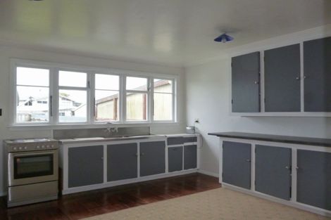 Photo of property in 13 Douglas Street, Hawera, 4610