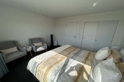 Photo of property in 5/15 Chivalry Road, Glenfield, Auckland, 0629