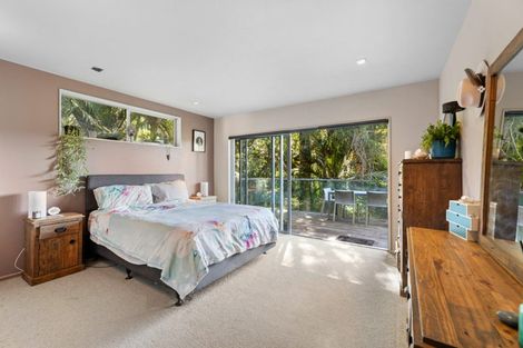 Photo of property in 14 Opou Road, Titirangi, Auckland, 0604