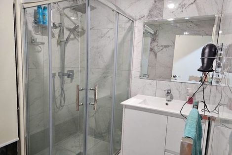 Photo of property in 87 Riverton Drive, Randwick Park, Auckland, 2105