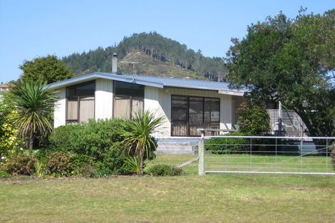 Photo of property in 86 Captain Cook Road, Cooks Beach, Whitianga, 3591