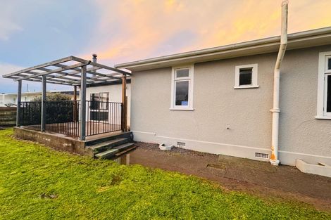 Photo of property in 32 Grey Street, Marton, 4710