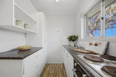 Photo of property in 1/9 Phillipa Place, Browns Bay, Auckland, 0630