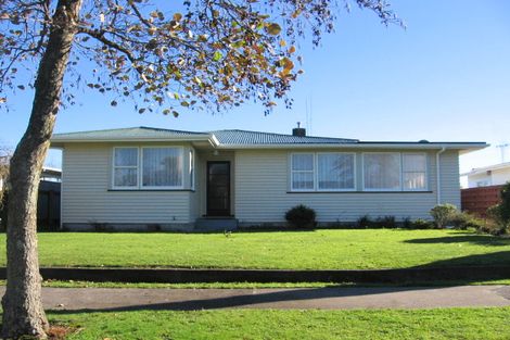 Photo of property in 6 Catlins Crescent, Milson, Palmerston North, 4414