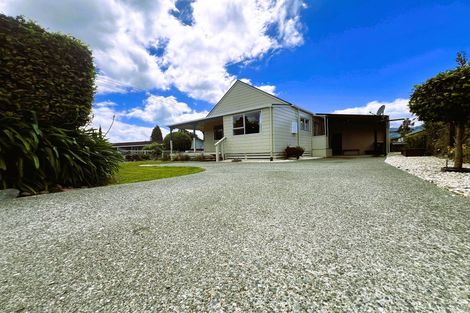 Photo of property in 128 Commercial Street, Takaka, 7110