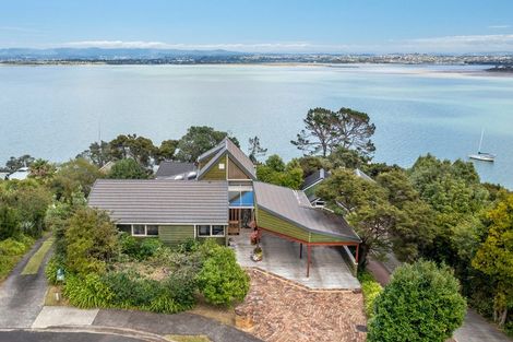 Photo of property in 32 Brigantine Drive, Beach Haven, Auckland, 0626