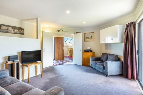 Photo of property in 78 Harvey Street, Waipahihi, Taupo, 3330