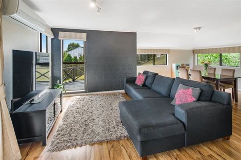 Photo of property in 140 Mark Avenue, Grenada Village, Wellington, 6037