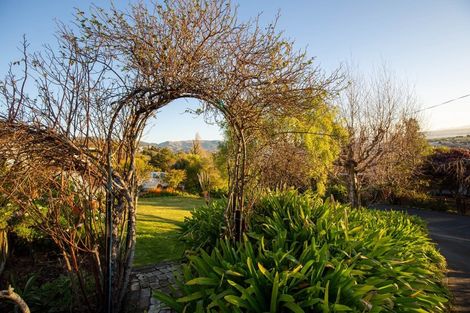 Photo of property in 27 Tosswill Road, Tahunanui, Nelson, 7011