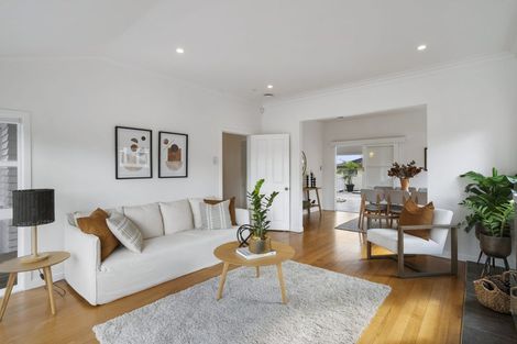 Photo of property in 2/159 Mokoia Road, Birkenhead, Auckland, 0626