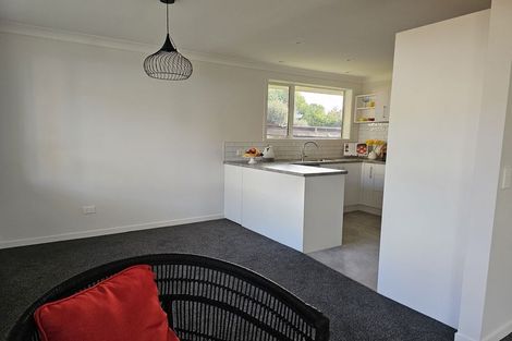 Photo of property in 30b Rewarewa Crescent, Waikanae, 5036