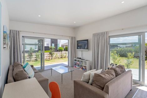 Photo of property in 107 Taupata Way, Matarangi, Whitianga, 3592