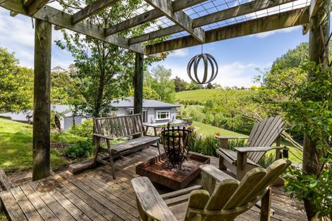 Photo of property in 137 Tauroa Road, Havelock North, 4130