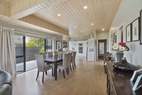 Photo of property in 16 Minchin Crescent, St Andrews, Hamilton, 3200