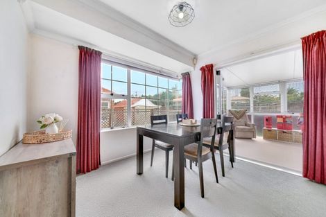 Photo of property in 2/13 Clevedon Road, Papakura, 2110