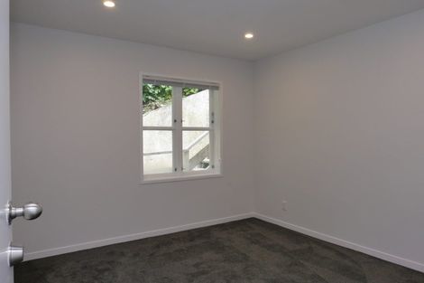 Photo of property in 70 Kelburn Parade, Kelburn, Wellington, 6012