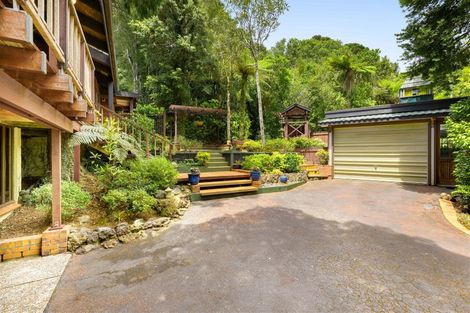 Photo of property in 13 Quinns Road, Waiatarua, Auckland, 0612