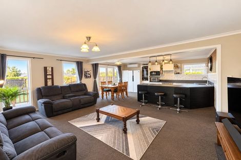Photo of property in 17 Mortlake Street, Islington, Christchurch, 8042