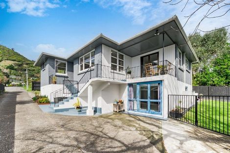 Photo of property in 86a Winara Avenue, Waikanae, 5036