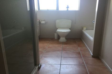 Photo of property in 2/103 Swanson Road, Henderson, Auckland, 0610