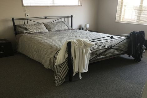 Photo of property in 2/103 Swanson Road, Henderson, Auckland, 0610